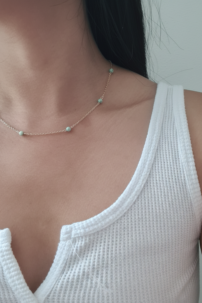 Amazonit choker på modell