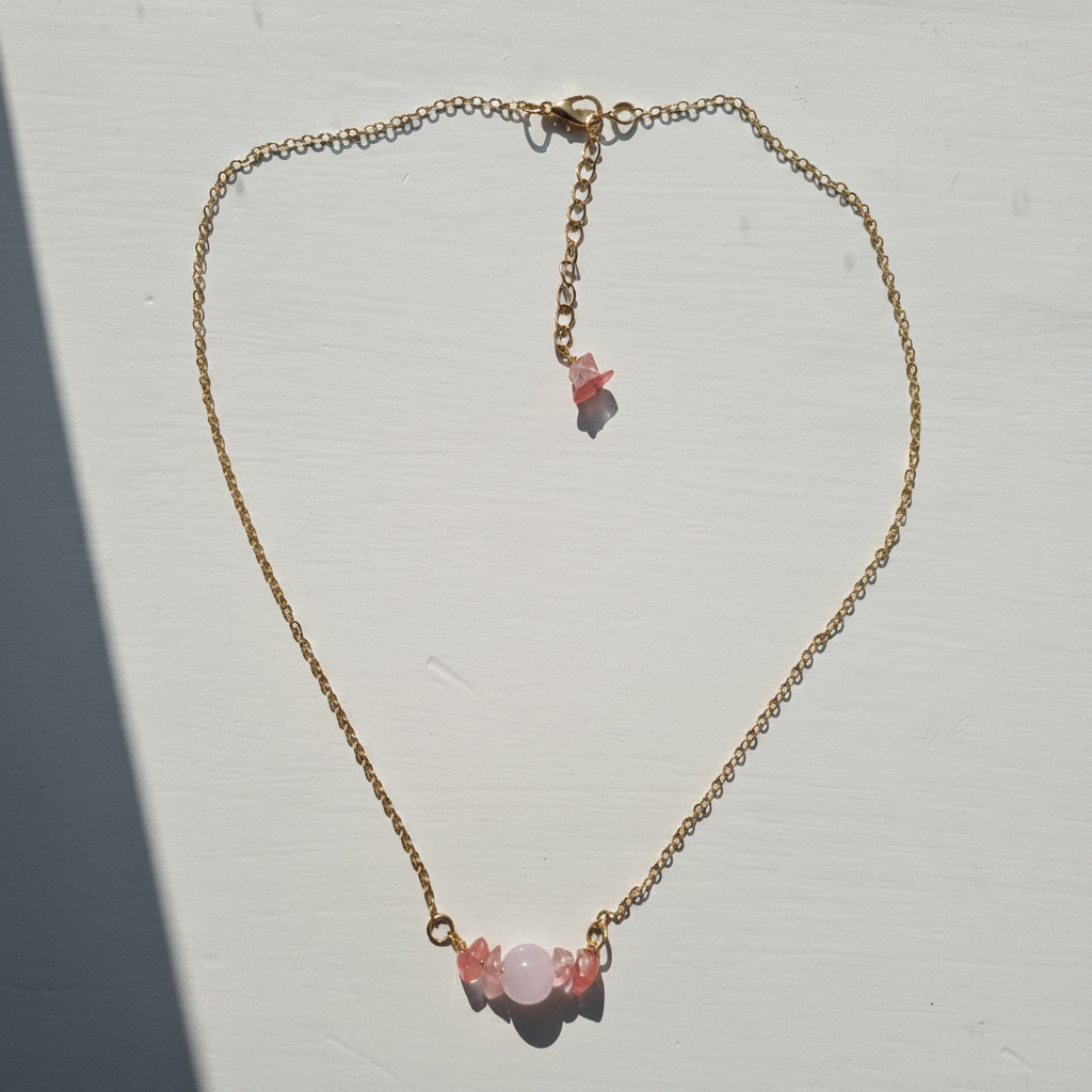 Flat lay necklace