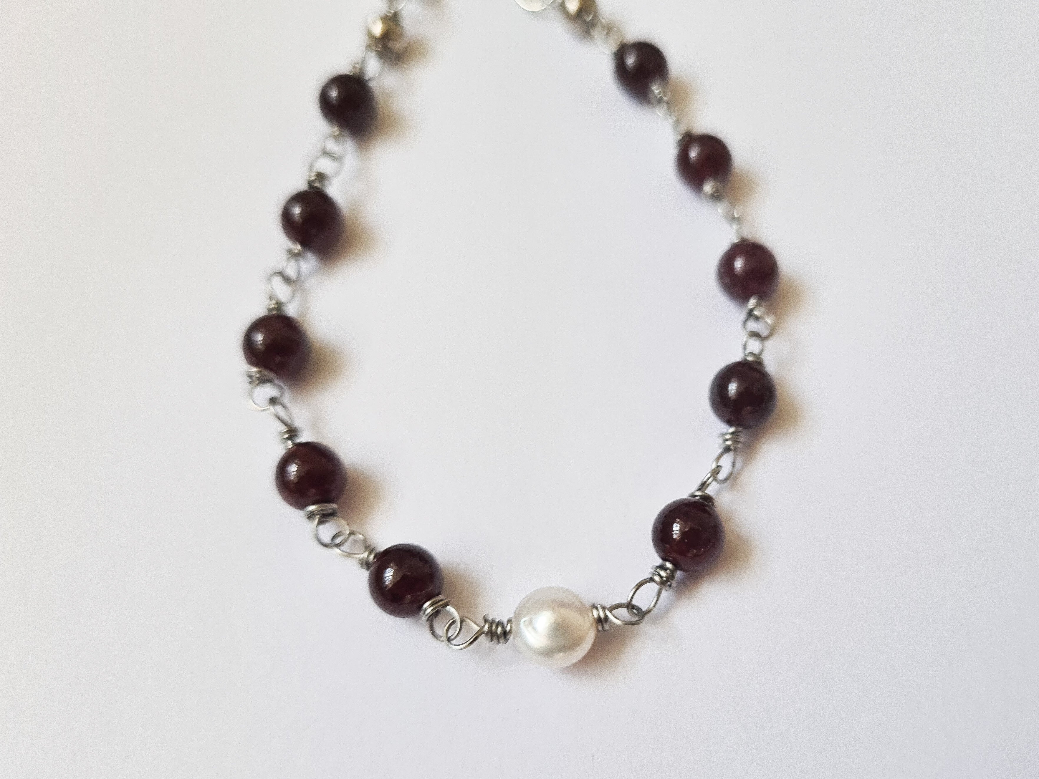 Granat & Sötvattenspärla Armband