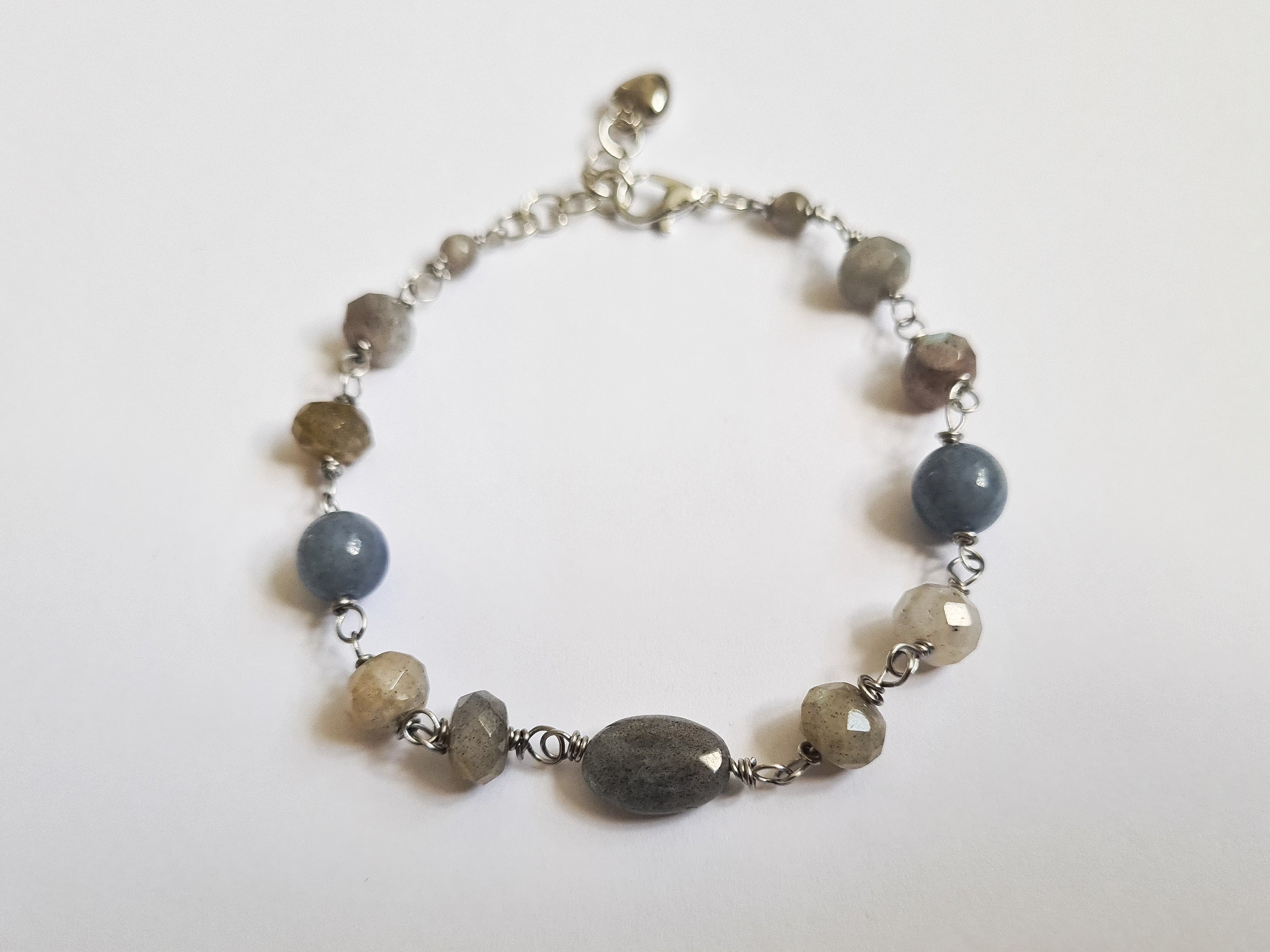 Gråbeige & Blågrå Ädelsten Armband