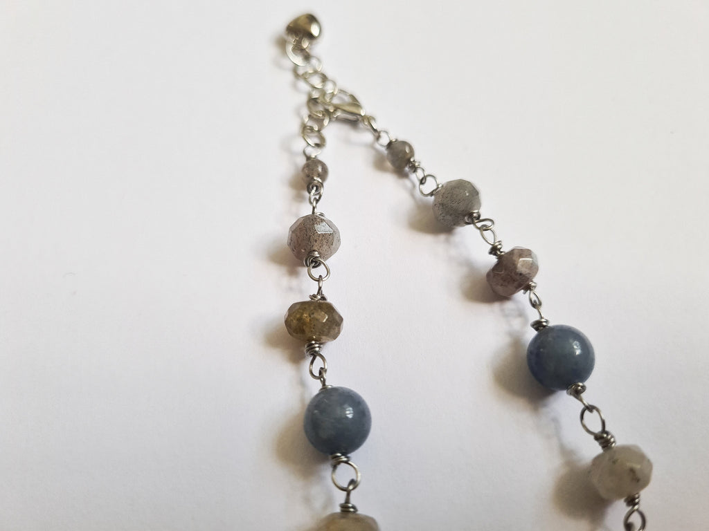 Gråbeige & Blågrå Ädelsten Armband